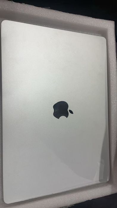 MacBook Air M2 15" 8/512