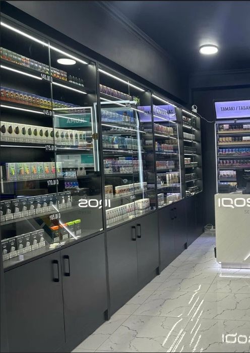 Продаются витринные полки