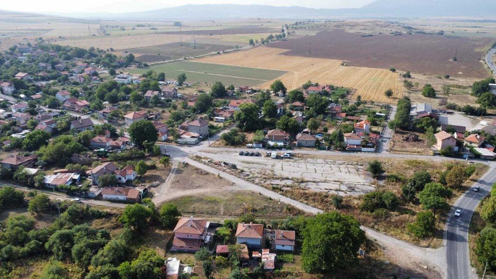 Продава се Парцел в Радомир - 1100 кв.м за 28 €/кв.м - Снимка #5