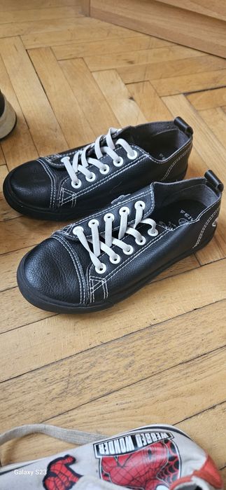 Промоция на Детски обувки, различна номерация, всички за 50 лв.
