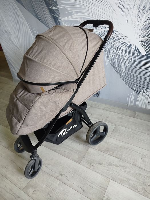 Продается коляска Teknum