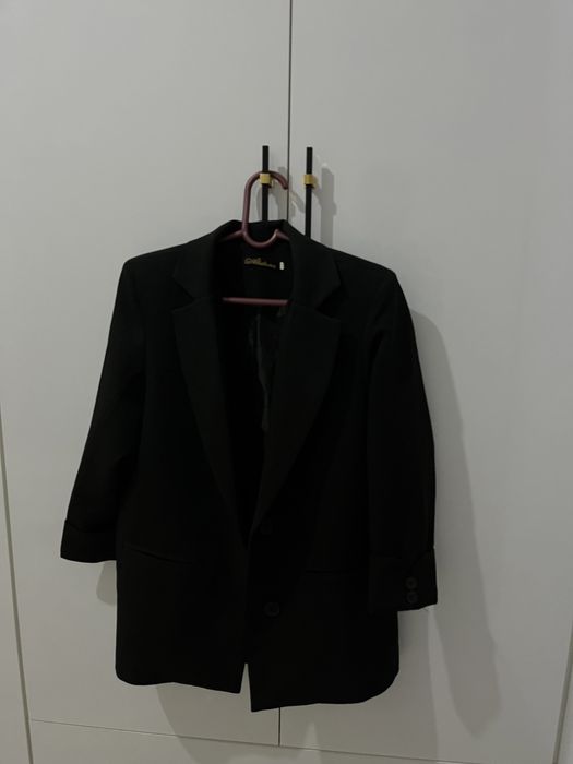 киімдер сатылады