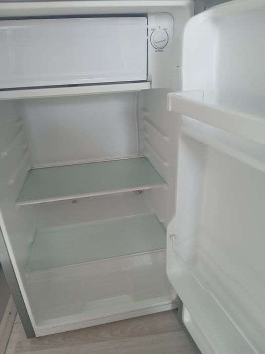 Продам маленький холодильник