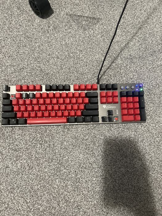 Tastatura Mecaniga Gaming Genesis Thor 400 Rgb