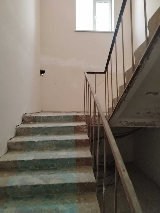 Srochna... 9 sotix noturar joy binosi sotiladi