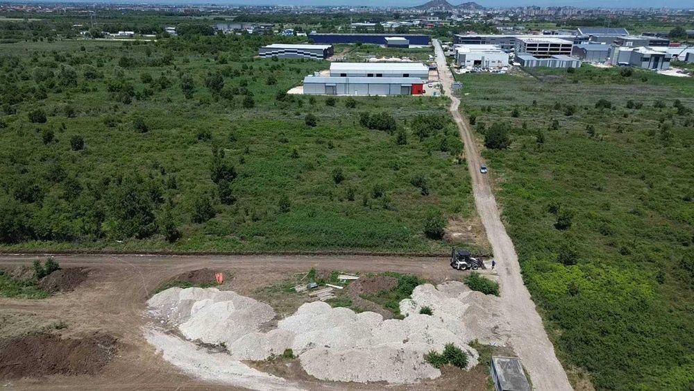 Парцел до Индустриален парк Марково