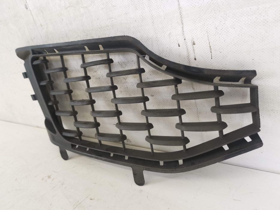 Десен прожекторен грил Мазерати Левант 1 Оригинален В добро състояние