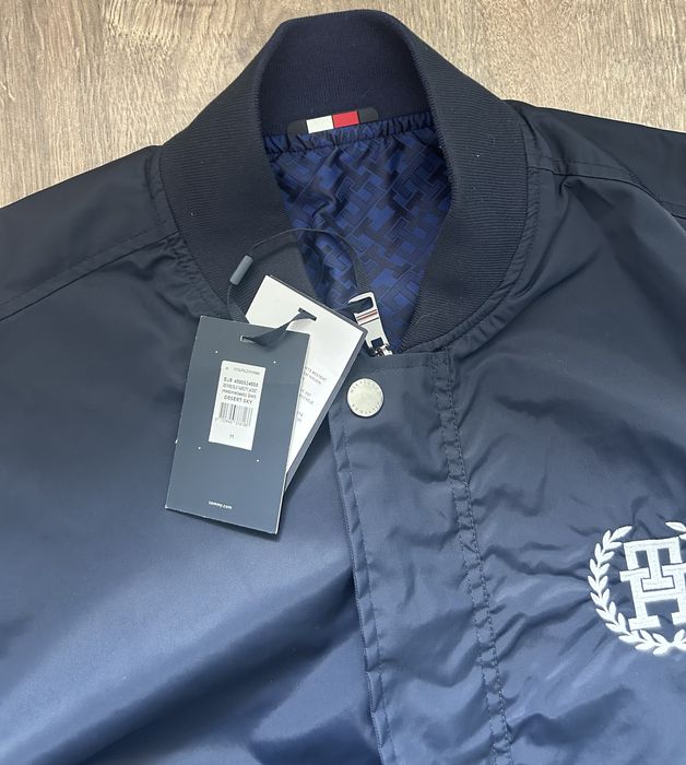 Яке бомбър Tommy Hilfiger