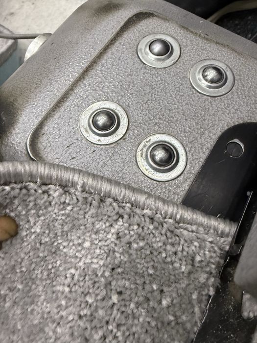 Гилам кесиш ва тикиш хизматлари