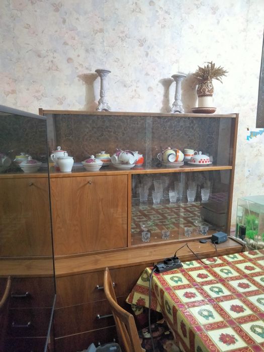 Два серванта и комод