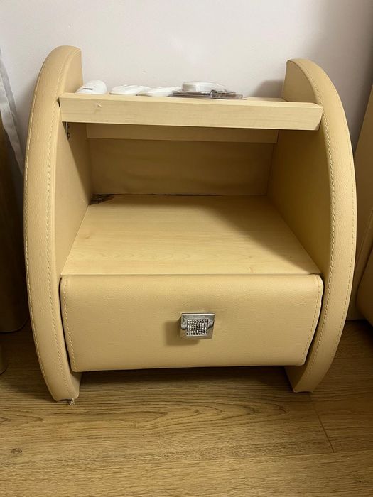 Vand pat cu saltea si noptiere