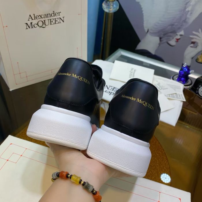 Alexander McQueen Black/White Sneakers Full Box Verificare Colet