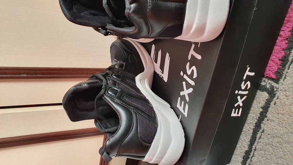 Vand adidas noi nr 39