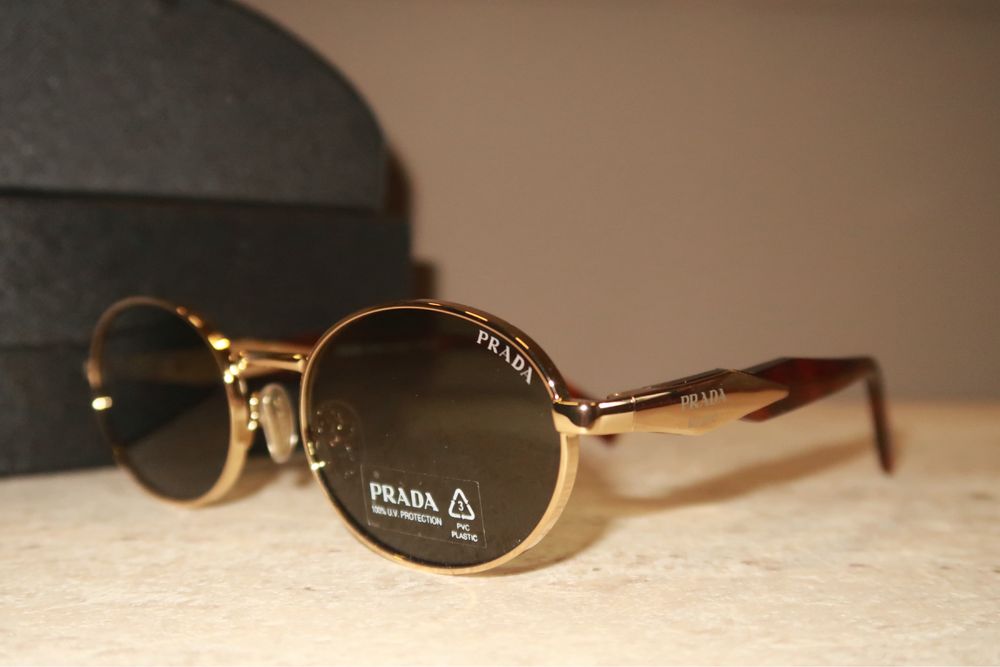 Унисекс слънчеви очила Prada