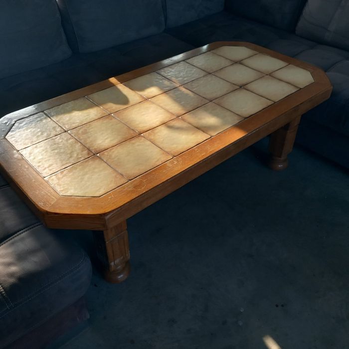 Masă de salon din lemn masiv