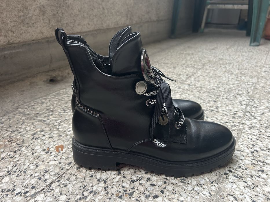 Дамски черни боти