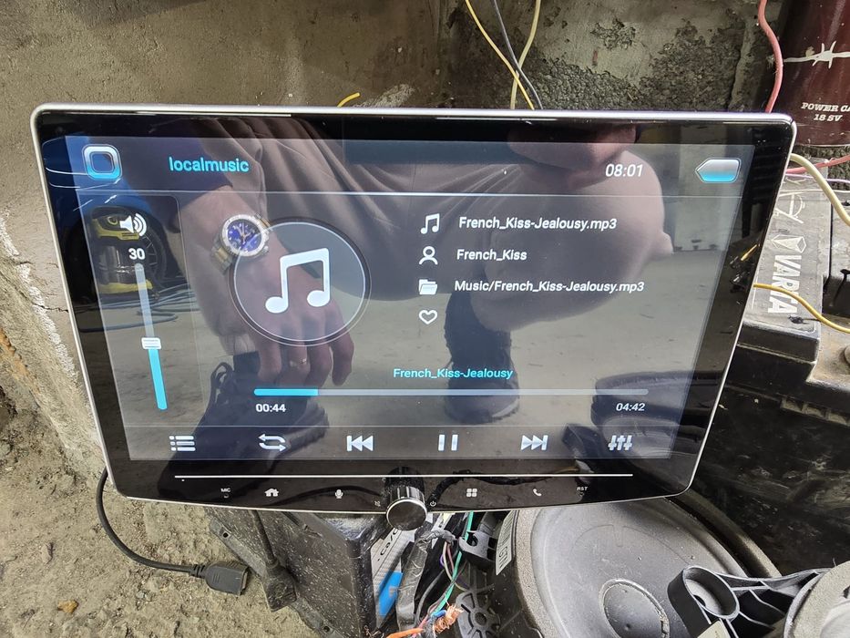 Vând navigație universală