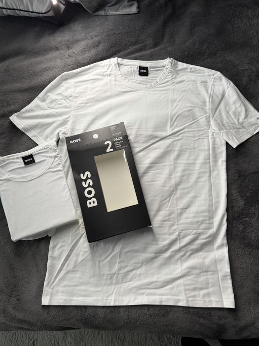 BOSS set 2 tricouri de corp albe cu logo pe maneca XL noi originale