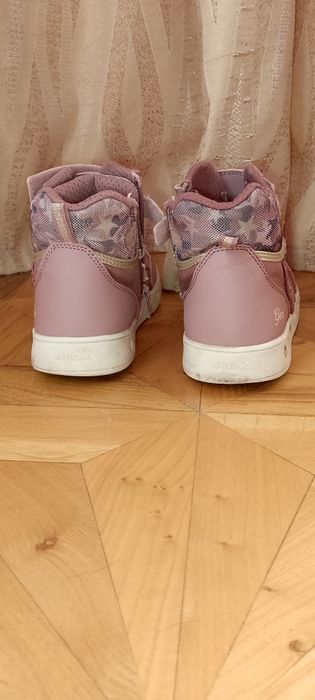 Кроссовки Geox демисезонные.