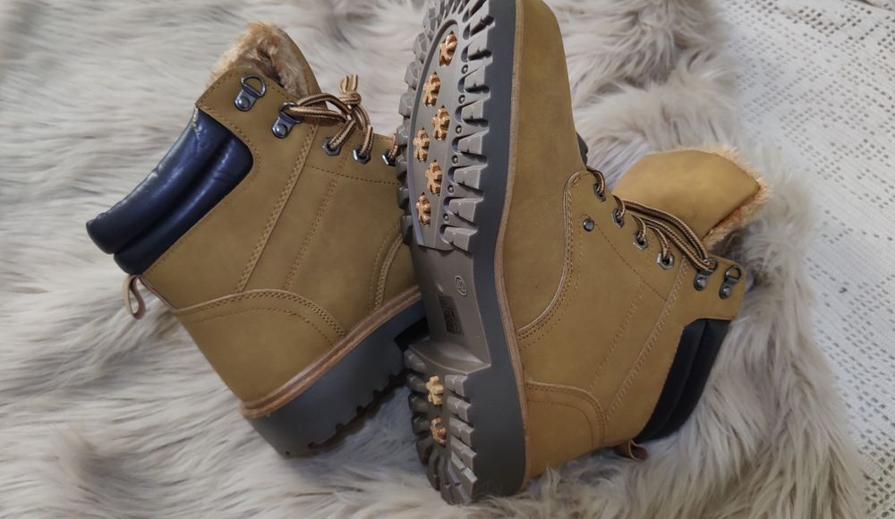 Ghete căptușite - piele sintetică