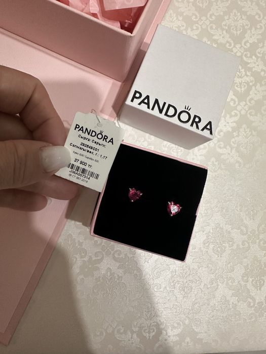 Продам серьги пандора