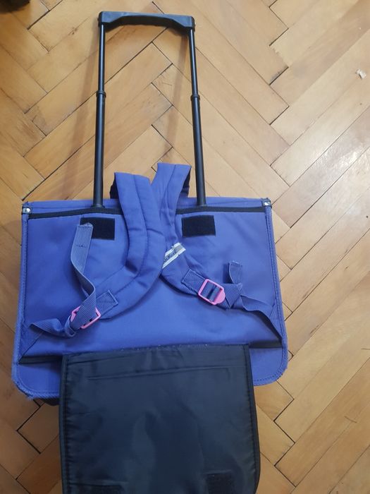 Ученическа раница с колелца Kickers