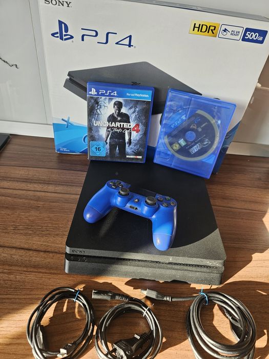 Vând playstation 4 slim