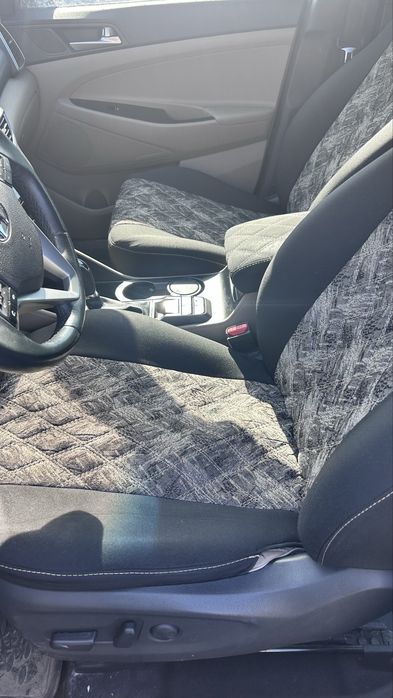 Продам чехлы на туксон хюндай