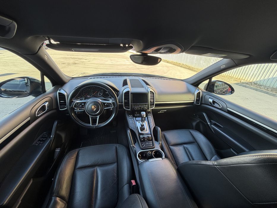 Vind Porsche Cayenne 3.0 tdi an 2016 stare foarte buna euro 6