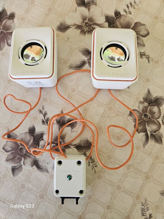 Vând căști Sony Ericsson