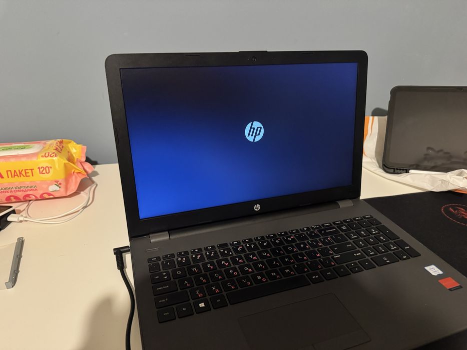 Лаптоп HP 250 G6, i3 7020U, Radeon R5 M330, 12 GB DDR4 RAM