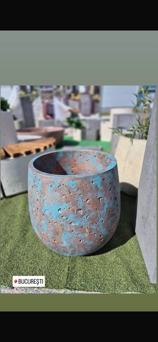 Ghivece și jardiniere beton