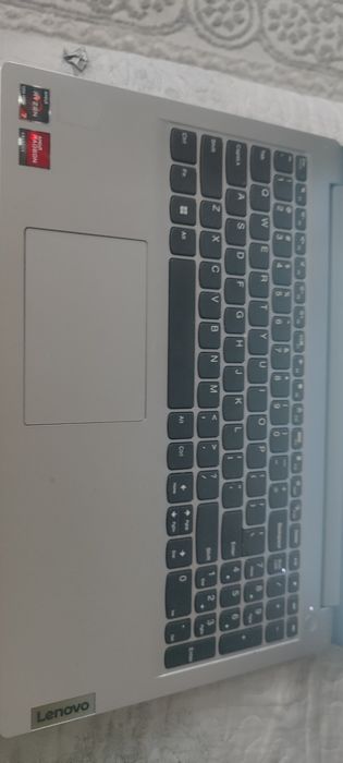 Ноутбук Lenova  в отличном состоянии