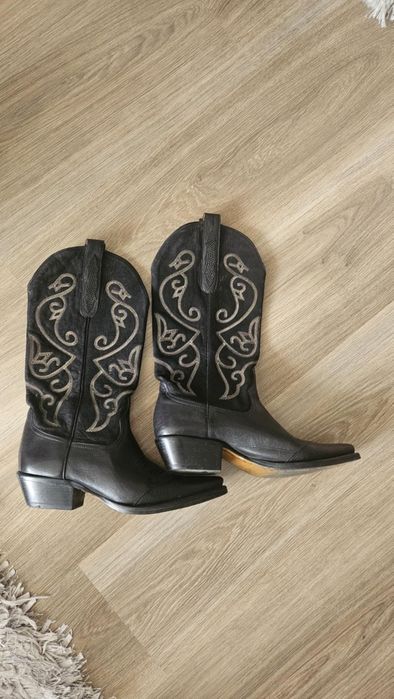 Каубойки ботуши естествена кожа и велур.