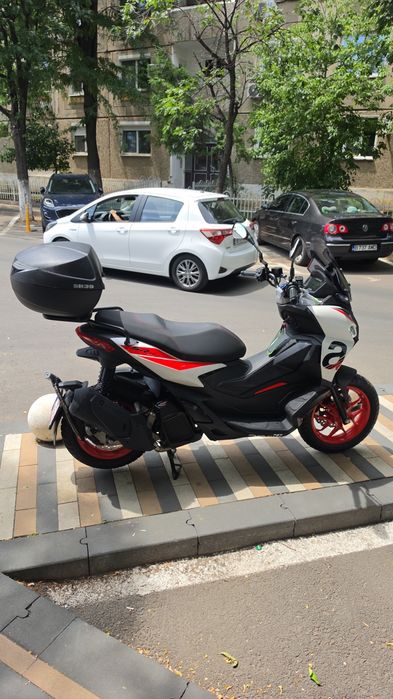 APRILIA SR GT 125 –1100km,garanție,revizia făcută, accesorii