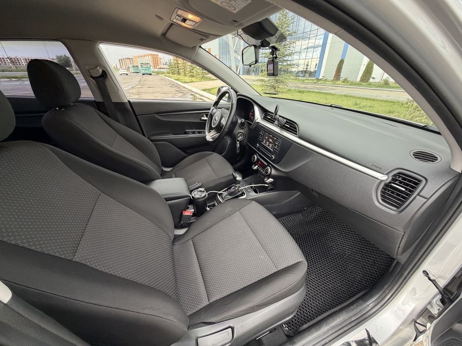 Продам Kia Rio 2021г