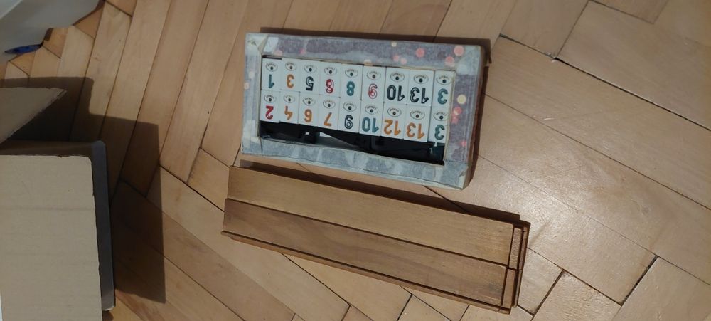 Lot 3 jocuri clasice de societate: Remi Mediaș (piese piatră) + Table + Șah lemn
