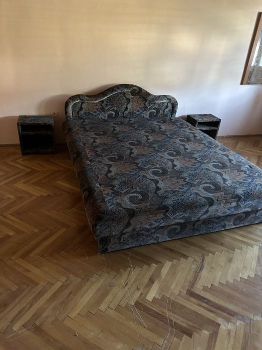 Vand pat tapitat 160x200 cu noptiere