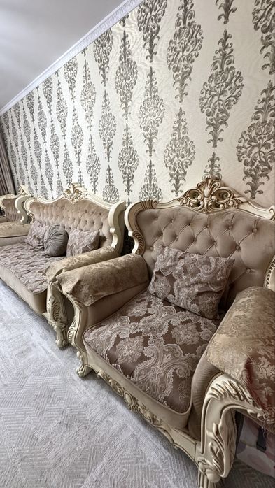 Королевский диван