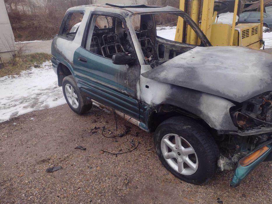 Toyota Rav 4 2.0i / Тойота Рав 4 2000 година бензин на части