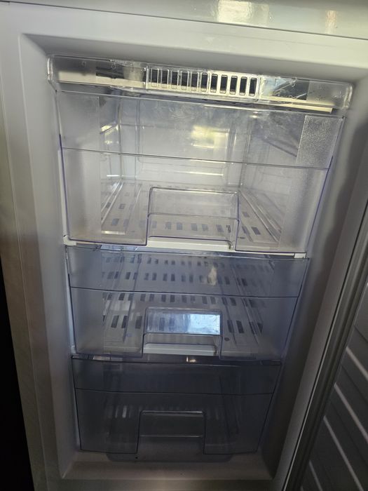 Продам холодильник с гарантией