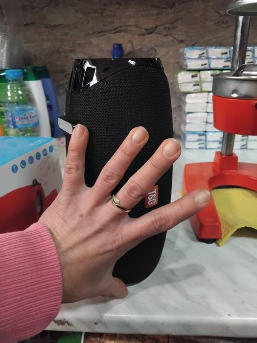 Чисто нова блуутут колонка