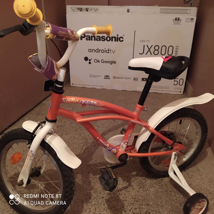 Велосипед за момиче и момче с помощни колелца