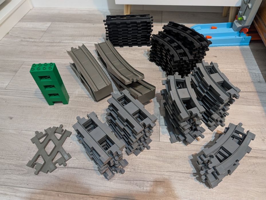 Șine și tren electric Lego Duplo