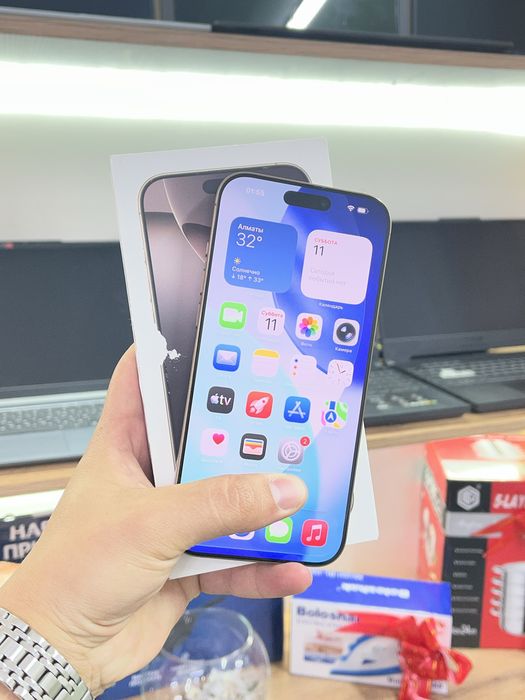 Телефон iPhone 16 Pro Max E-SIM
