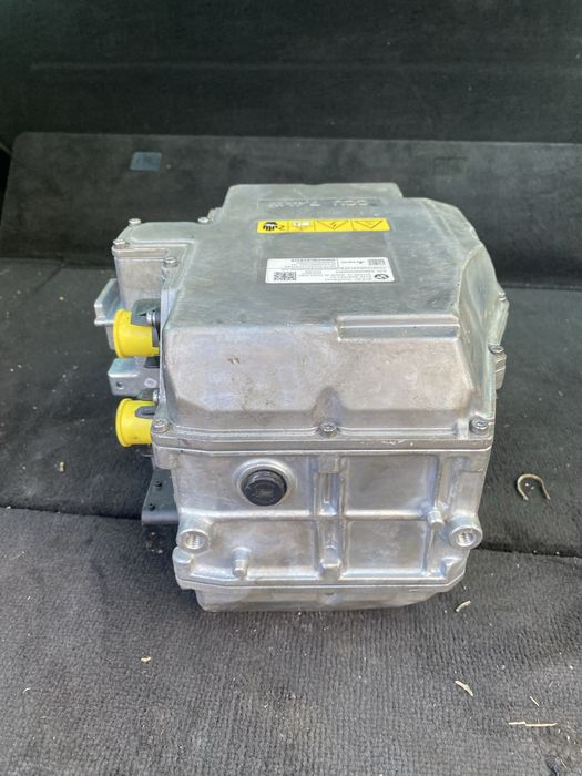 заряден инвертор BMW X5 G05