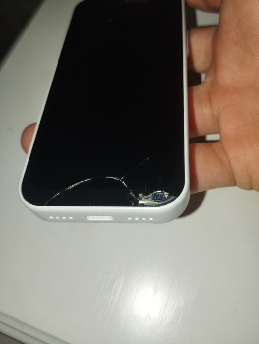 Новый Iphone 17 mini, уронили и сломался экран, НО работает идеально н