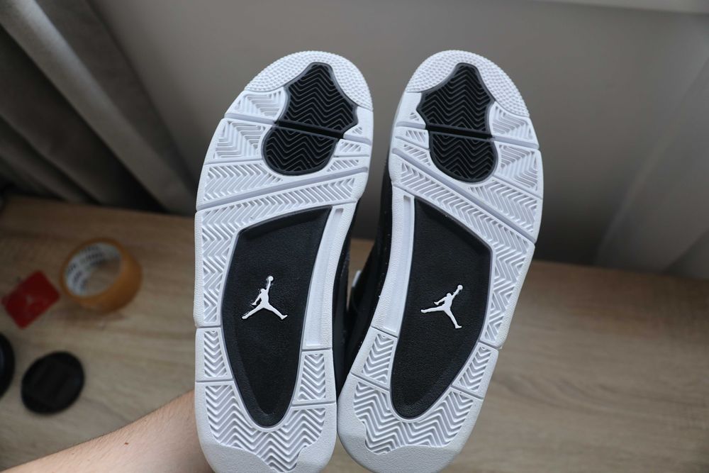 Jordan 4 Fear   40 41 43 44