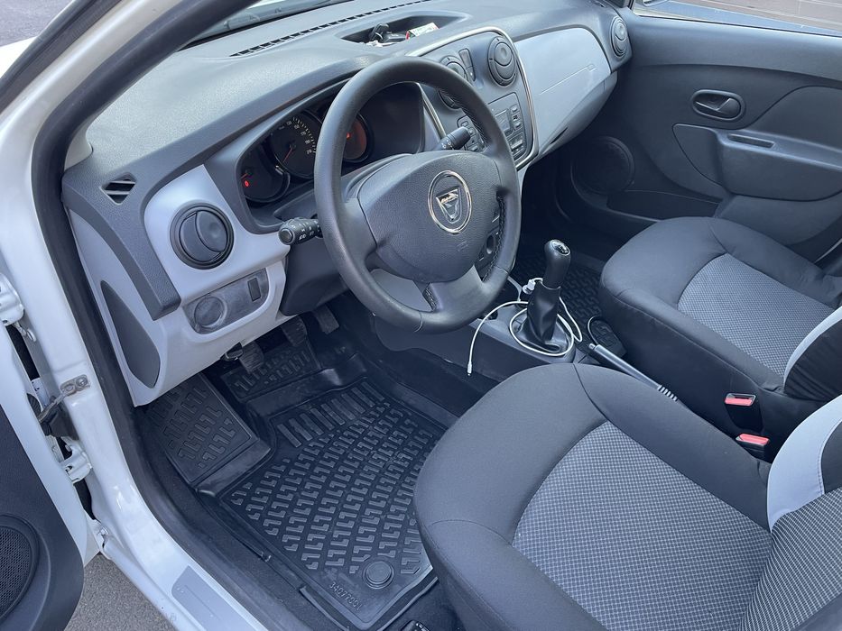 Dacia Logan 1.2 Benzină 2013 | Proprietar | 378.000 km | Întreținută