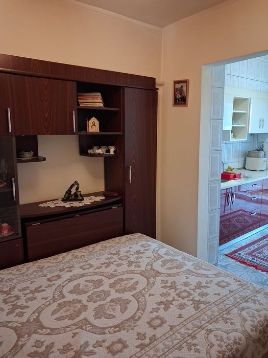 Vând apartament cu o cameră, Calea romanului( lângă OMV)
